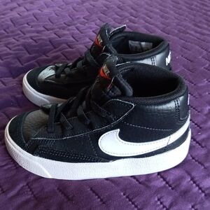 Nike Kids Black and White Sneakers